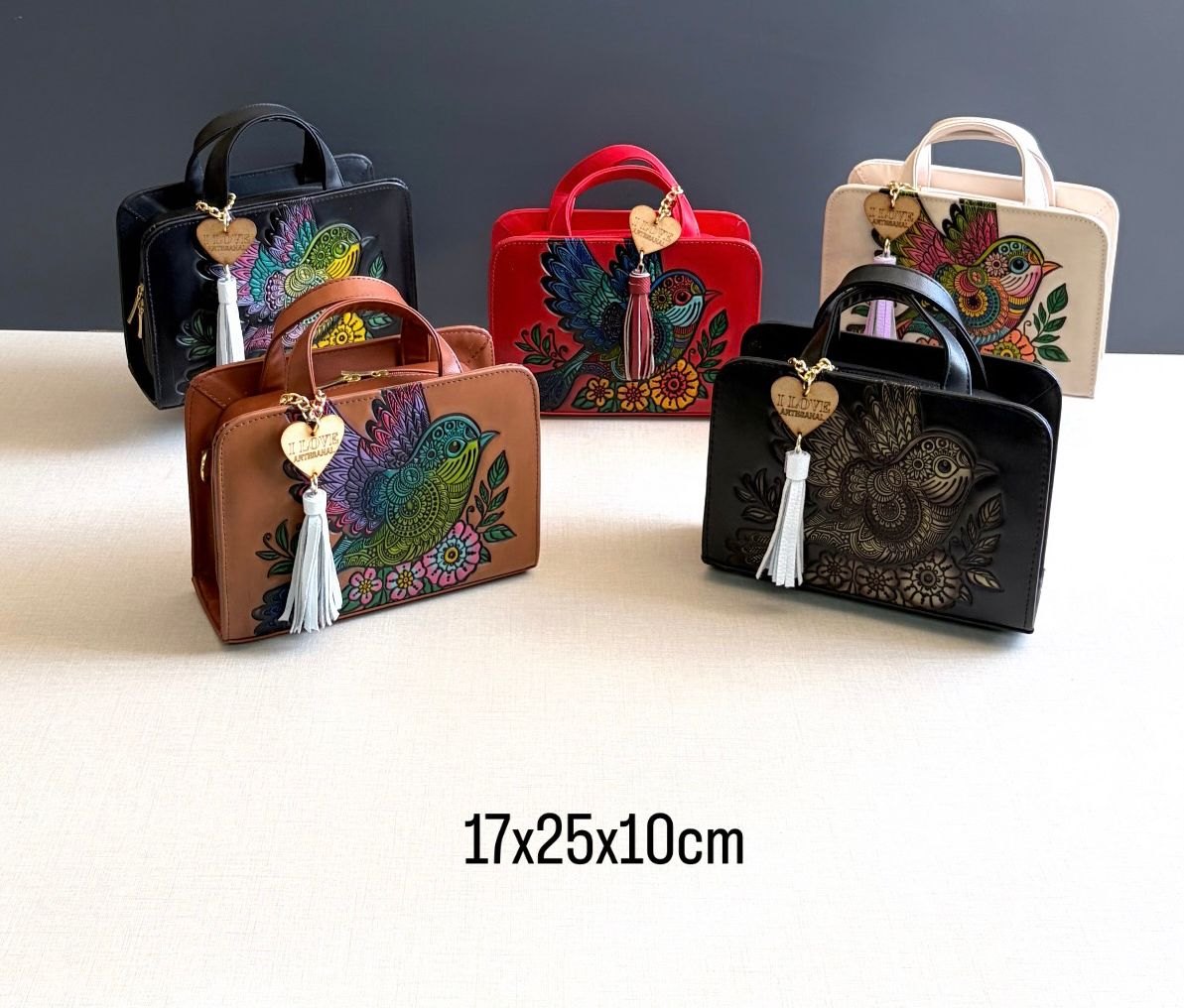 Grupo de bolsas JE Elegance con medidas 17x25x10 cm